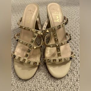 French Sole Beige Foster Sandals Size 7 from Tuckernuck